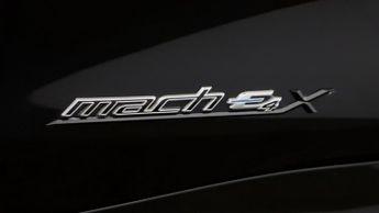 Ford Mustang Mach-E BASE