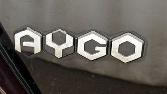 Toyota AYGO VVT-I X-TREND X-SHIFT TSS