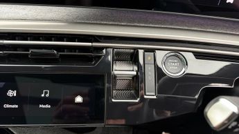 Peugeot E-5008 GT