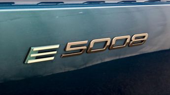 Peugeot E-5008 GT