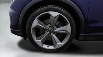 Audi Q4 e-tron BLACK EDITION