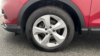 Nissan Qashqai DIG-T ACENTA PREMIUM DCT