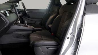Renault Captur E-TECH ENGINEERED