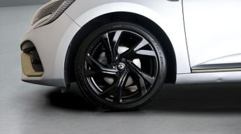 Renault Captur E-TECH ENGINEERED