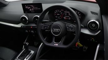 Audi Q2 TFSI S LINE BLACK EDITION