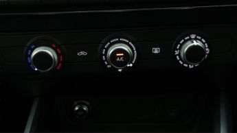 Audi Q2 TFSI S LINE BLACK EDITION