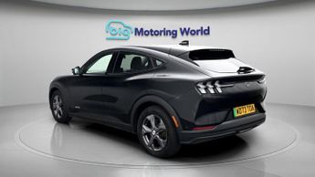 Ford Mustang Mach-E BASE