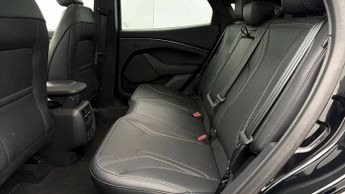 Ford Mustang Mach-E BASE