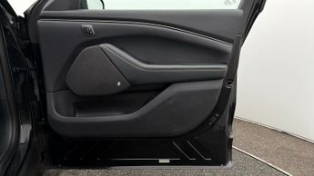Ford Mustang Mach-E BASE