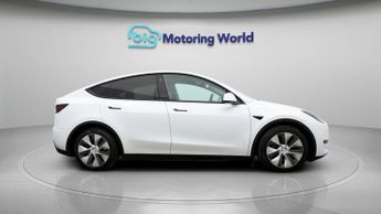 Tesla Model Y BASE