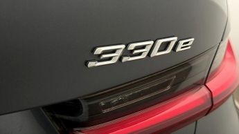BMW 3 Series 330E SE PRO