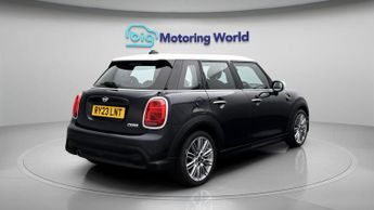MINI Hatch COOPER EXCLUSIVE