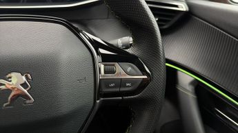 Peugeot E-2008 GT PREMIUM