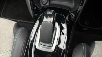 Peugeot E-2008 GT PREMIUM