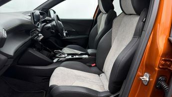 Peugeot E-2008 GT PREMIUM