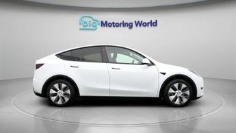 Tesla Model Y BASE