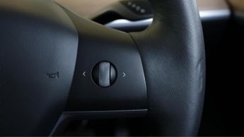 Tesla Model Y BASE