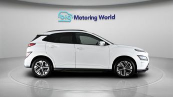 Hyundai KONA PREMIUM