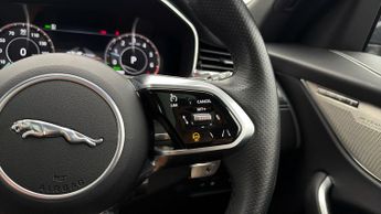 Jaguar F-PACE R-DYNAMIC SE