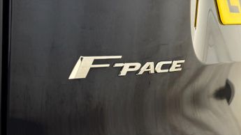 Jaguar F-PACE R-DYNAMIC SE