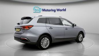 MG MG5 EXCLUSIVE