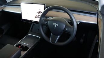 Tesla Model Y BASE