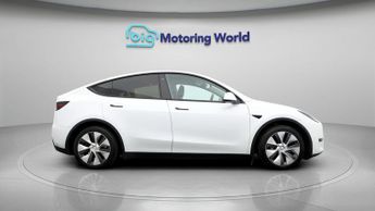 Tesla Model Y BASE