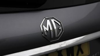 MG MG5 EXCLUSIVE