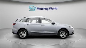 MG MG5 EXCLUSIVE