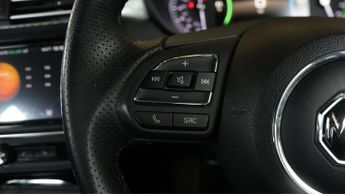 MG MG5 EXCLUSIVE