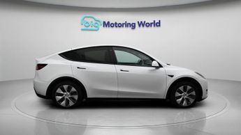 Tesla Model Y BASE