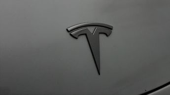 Tesla Model Y BASE