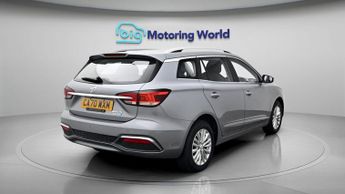 MG MG5 EXCLUSIVE