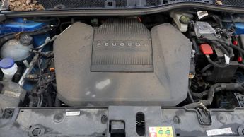 Peugeot E-208 GT PREMIUM