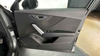 Audi Q2 TFSI S LINE BLACK EDITION