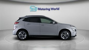 Hyundai KONA PREMIUM