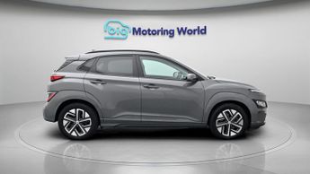 Hyundai KONA PREMIUM