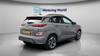 Hyundai KONA PREMIUM