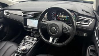 MG MG5 EXCLUSIVE