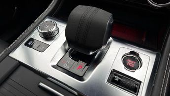 Jaguar F-PACE R-DYNAMIC SE