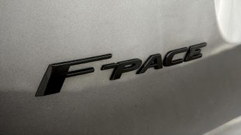 Jaguar F-PACE R-DYNAMIC SE