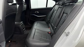 BMW 3 Series 330E M SPORT