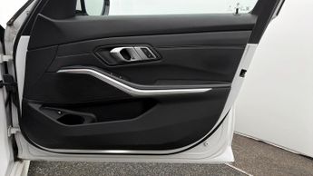 BMW 3 Series 330E M SPORT
