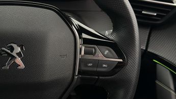 Peugeot E-208 GT