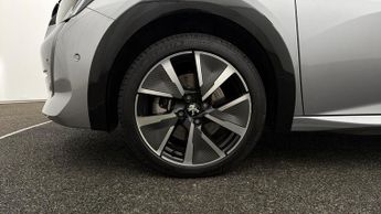 Peugeot E-208 GT