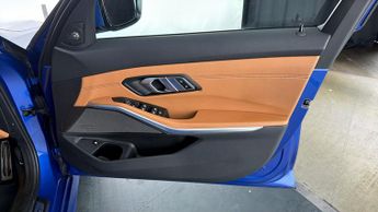 BMW 3 Series 330E M SPORT