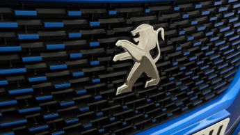 Peugeot E-2008 ALLURE PREMIUM