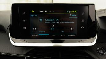 Peugeot E-2008 ALLURE PREMIUM