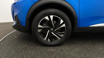 Peugeot E-2008 ALLURE PREMIUM