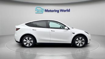 Tesla Model Y BASE
